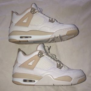Air Jordan 4: SIZE 7Y
